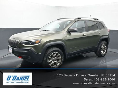 Used 2020 Jeep Cherokee Trailhawk w/ Cold Weather Group AWD/4WD image 1