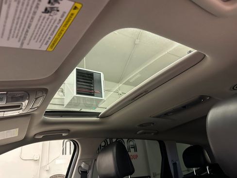 Used 2022 Kia Telluride EX image 27