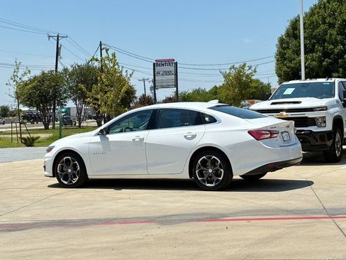 Used 2022 Chevrolet Malibu LT FWD image 4