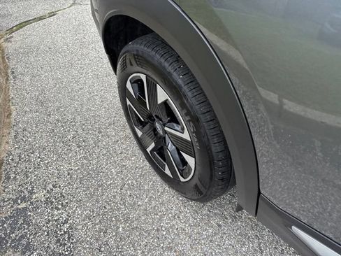 Certified 2025 Nissan Kicks SV AWD/4WD image 46