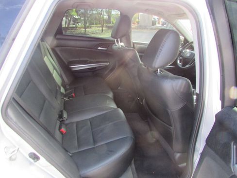 Used 2015 Honda Crosstour EX-L image 39