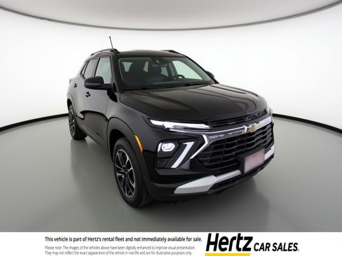 Used 2025 Chevrolet TrailBlazer LT w/ Driver Confidence Package image 1