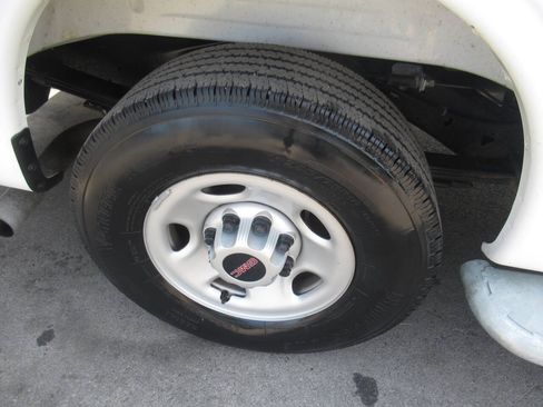 Used 2025 GMC Savana 2500 w/ Driver Convenience Package RWD image 7