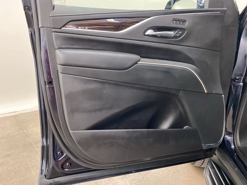 Certified 2023 Cadillac Escalade ESV Premium Luxury AWD/4WD image 34