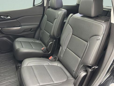 Used 2023 GMC Acadia SLT w/ Elevation Edition AWD/4WD image 10