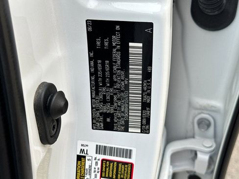 Used 2023 Toyota Highlander XLE image 35