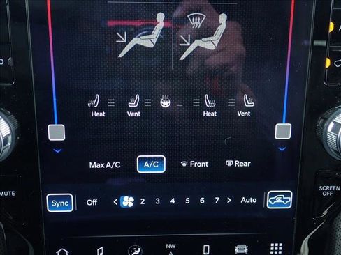 Used 2022 RAM 1500 Limited w/ Body Color Bumper Group AWD/4WD image 19