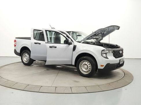 Used 2025 Ford Maverick XL w/ Equipment Group 102A image 9