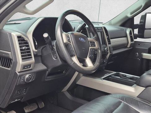 Used 2020 Ford F350 Lariat w/ Lariat Ultimate Package AWD/4WD image 2