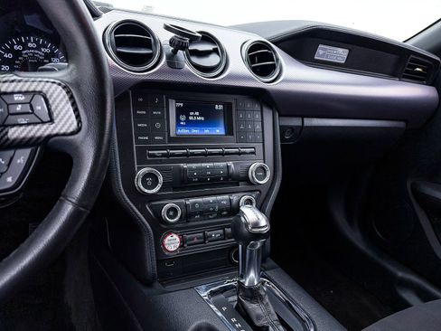Used 2016 Ford Mustang Coupe RWD image 5