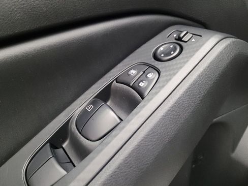 Used 2025 Nissan Altima 2.5 SV FWD image 27