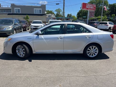 Used 2014 Toyota Camry XLE w/ Convenience Package FWD image 5