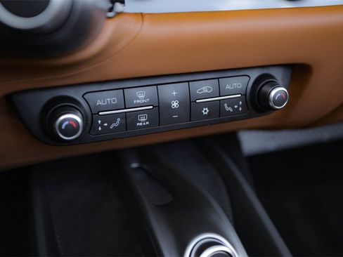 Certified 2022 Ferrari 812 GTS Base image 36