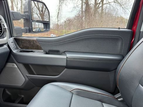 Used 2024 Ford F250 Lariat w/ Chrome Package image 43