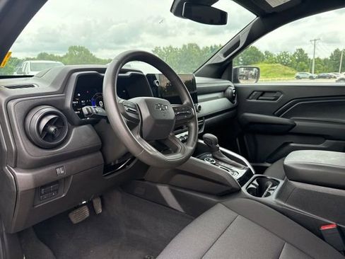 Used 2024 Chevrolet Colorado Trail Boss w/ Technology Package AWD/4WD image 11