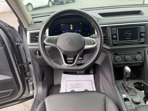 Used 2023 Volkswagen Atlas SE AWD/4WD image 13