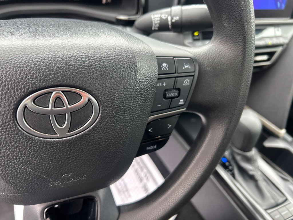 Used 2025 Toyota Camry LE FWD image 25