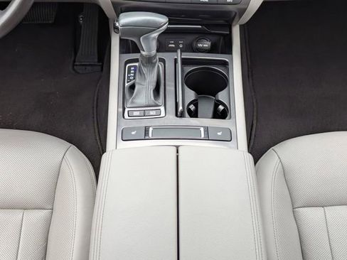 Used 2018 Genesis G80 3.8 image 17