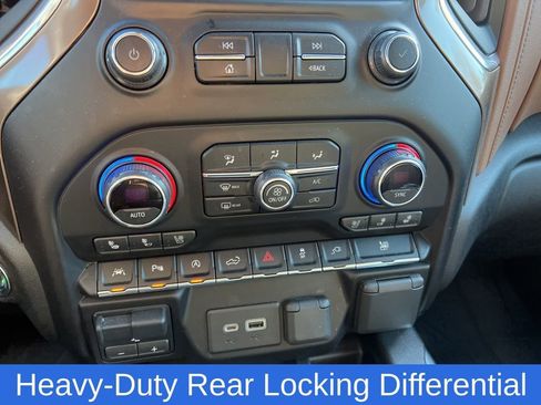 Used 2020 Chevrolet Silverado 1500 High Country image 32