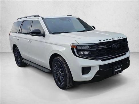 New 2026 Ford Expedition Platinum w/ Stealth Appearance Package image 7