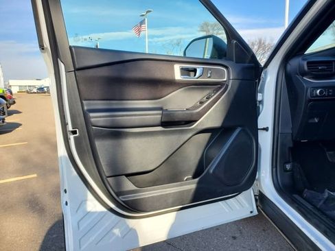 Used 2020 Ford Explorer XLT image 8