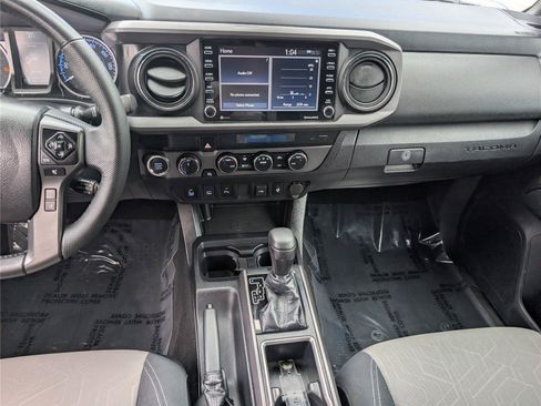 Used 2021 Toyota Tacoma TRD Sport w/ Technology Package AWD/4WD image 17