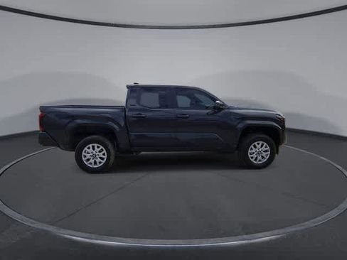 Used 2025 Toyota Tacoma SR5 image 9