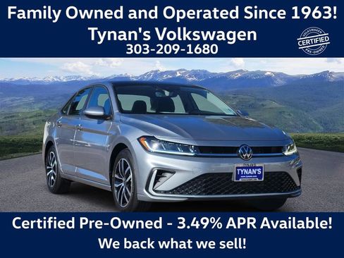 Certified 2025 Volkswagen Jetta SE w/ Sunroof Package image 1