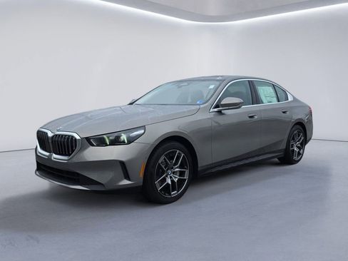 New 2026 BMW 530i xDrive w/ Premium Package image 7