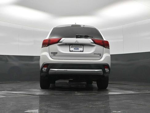 Used 2018 Mitsubishi Outlander SE AWD/4WD image 45