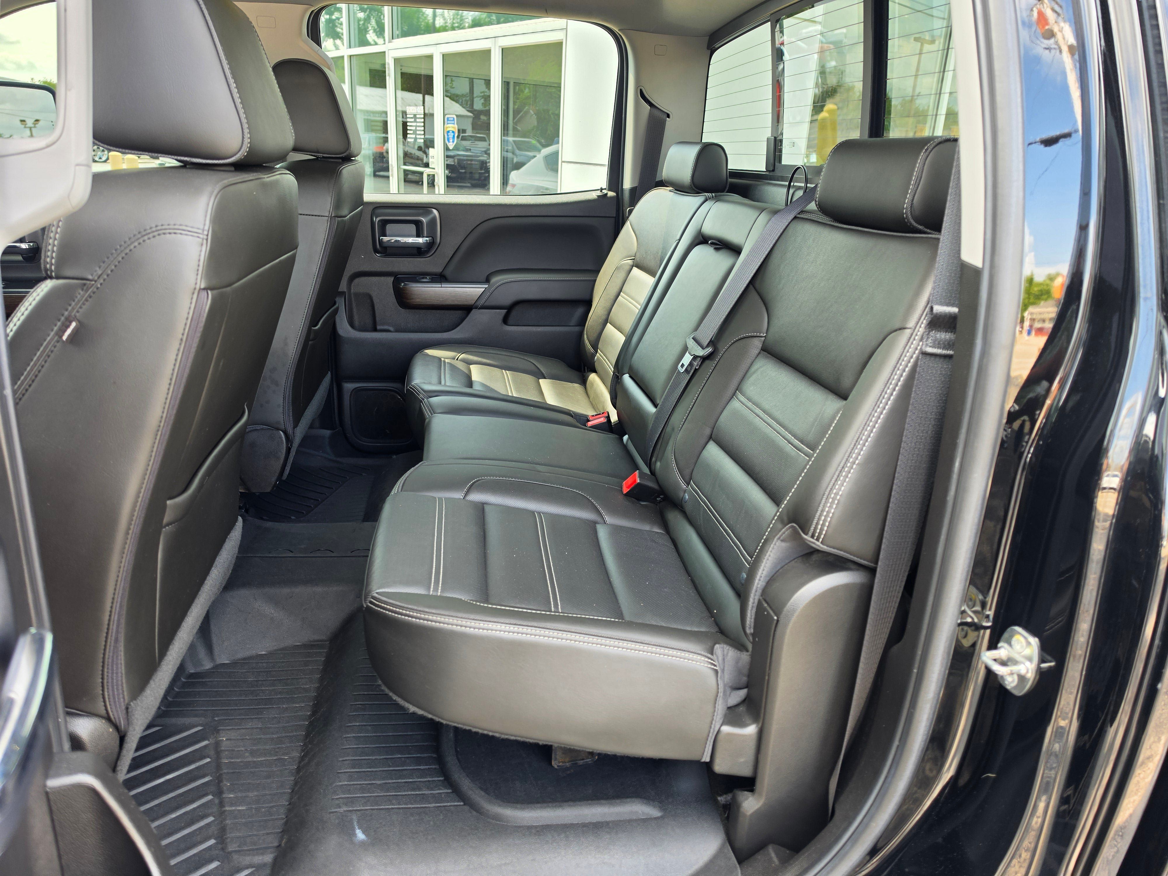 Used 2018 GMC Sierra 2500 Denali w/ Duramax Plus Package AWD/4WD image 12