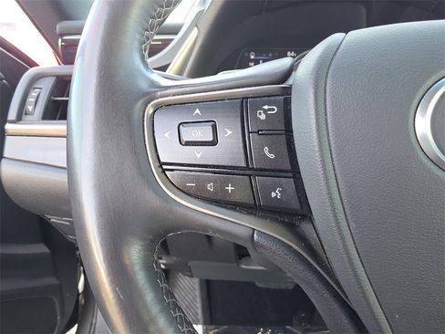 Used 2021 Lexus ES 300h w/ Premium Package image 27