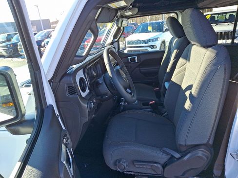 Used 2024 Jeep Wrangler Unlimited Sport image 13