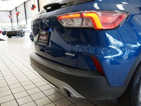 Used 2022 Ford Escape SE w/ Cold Weather Package AWD/4WD image 16
