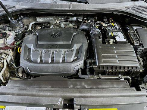 Used 2021 Volkswagen Tiguan SEL AWD/4WD image 35