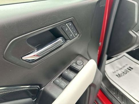 Used 2025 GMC Canyon AT4 w/ AT4X AEV Edition AWD/4WD image 17