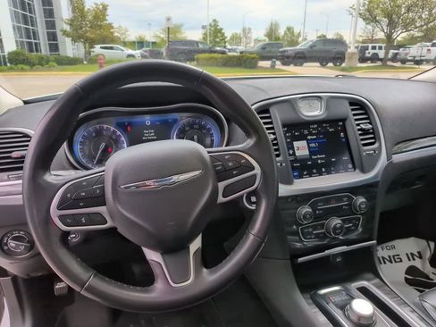 Used 2021 Chrysler 300 Touring L w/ Popular Equipment Group AWD/4WD image 30