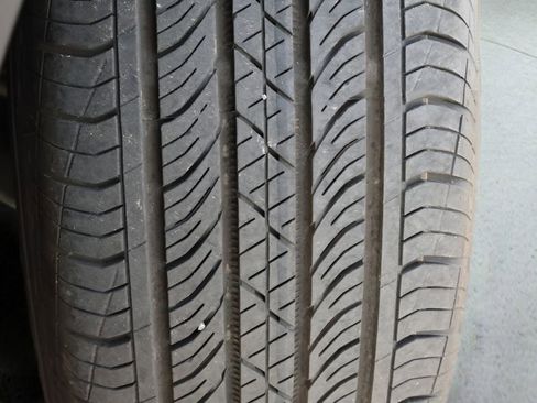 Certified 2023 Toyota Corolla Cross L image 28