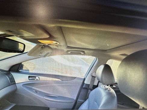 Used 2012 Hyundai Sonata Hybrid w/ Ultimate Pkg image 8