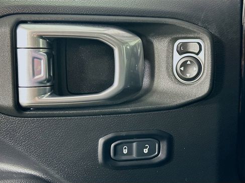 Used 2024 Jeep Gladiator Sport AWD/4WD image 20