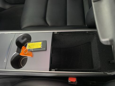 Used 2023 Tesla Model Y Long Range AWD/4WD image 26