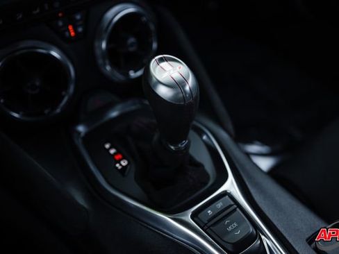 Used 2018 Chevrolet Camaro ZL1 RWD image 13