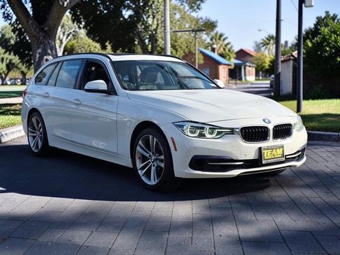 Used 2017 BMW 330i xDrive Wagon AWD/4WD image 4