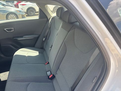 Used 2025 Kia K4 LXS image 24