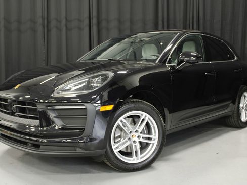 New 2026 Porsche Macan image 1