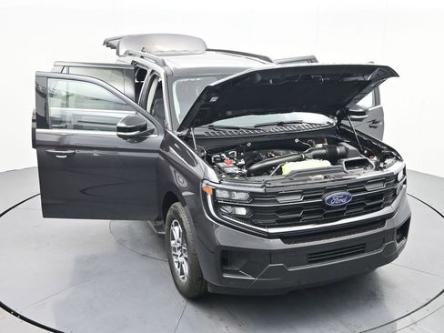 New 2025 Ford Expedition Active image 37
