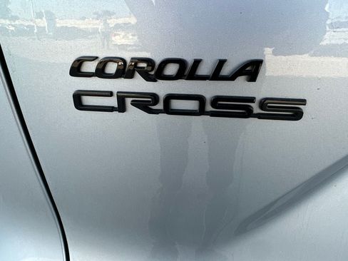 Used 2023 Toyota Corolla Cross AWD Hybrid image 3