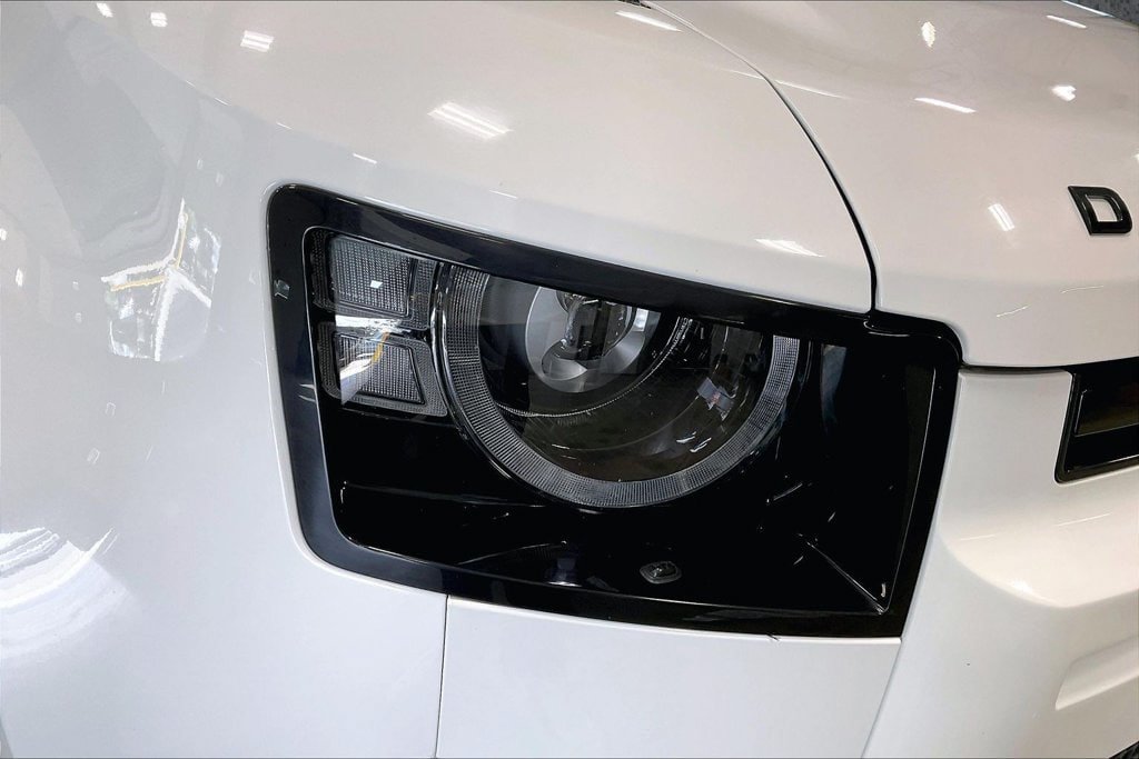 Used 2025 Land Rover Defender 110 S AWD/4WD image 33