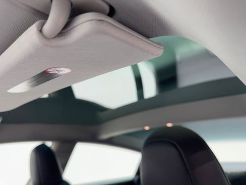 Used 2023 Tesla Model 3 Standard Range image 68