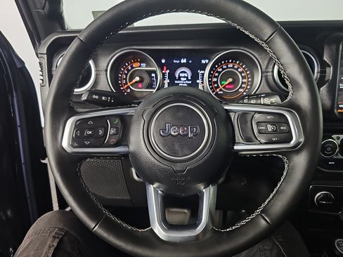 Used 2022 Jeep Wrangler Unlimited Sahara w/ Cold Weather Group AWD/4WD image 17